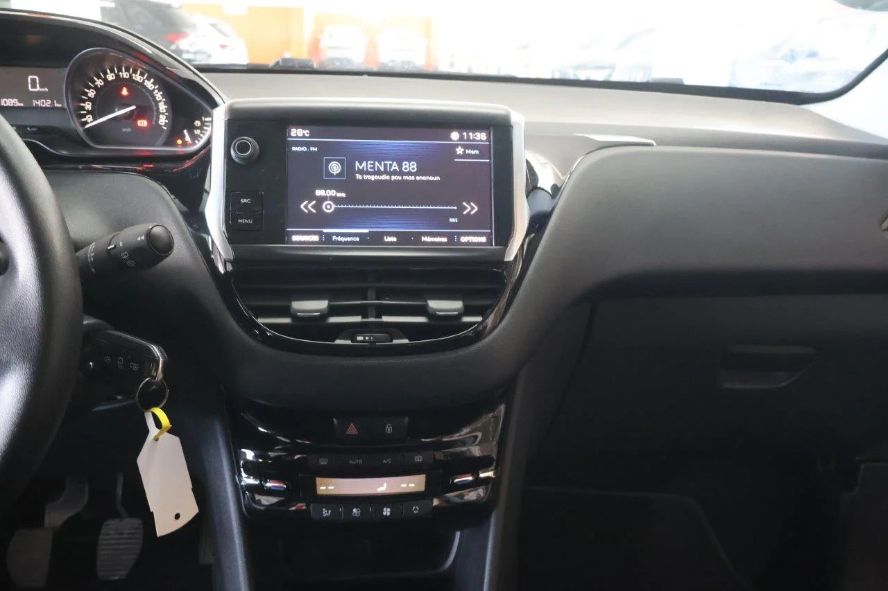 Peugeot 208 - View model 29