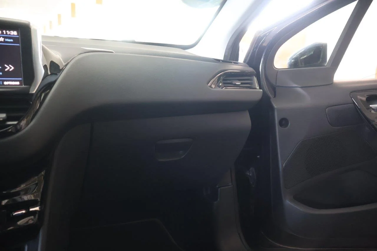 Peugeot 208 - View model 31
