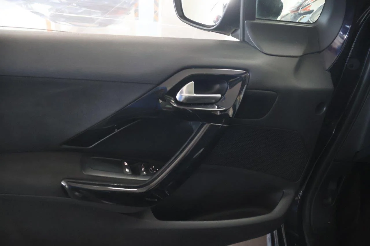 Peugeot 208 - View model 34