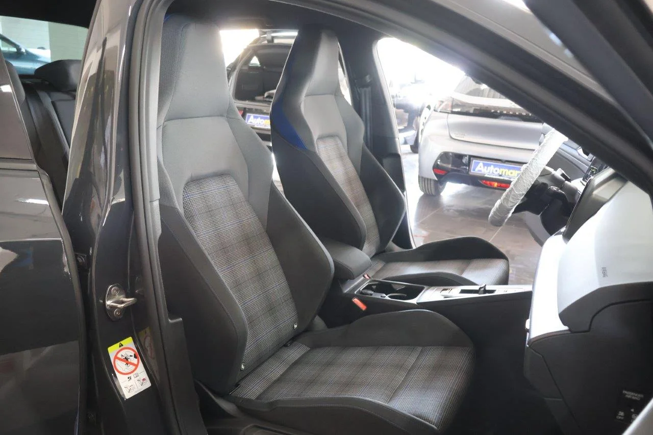 Volkswagen Golf - View model 25