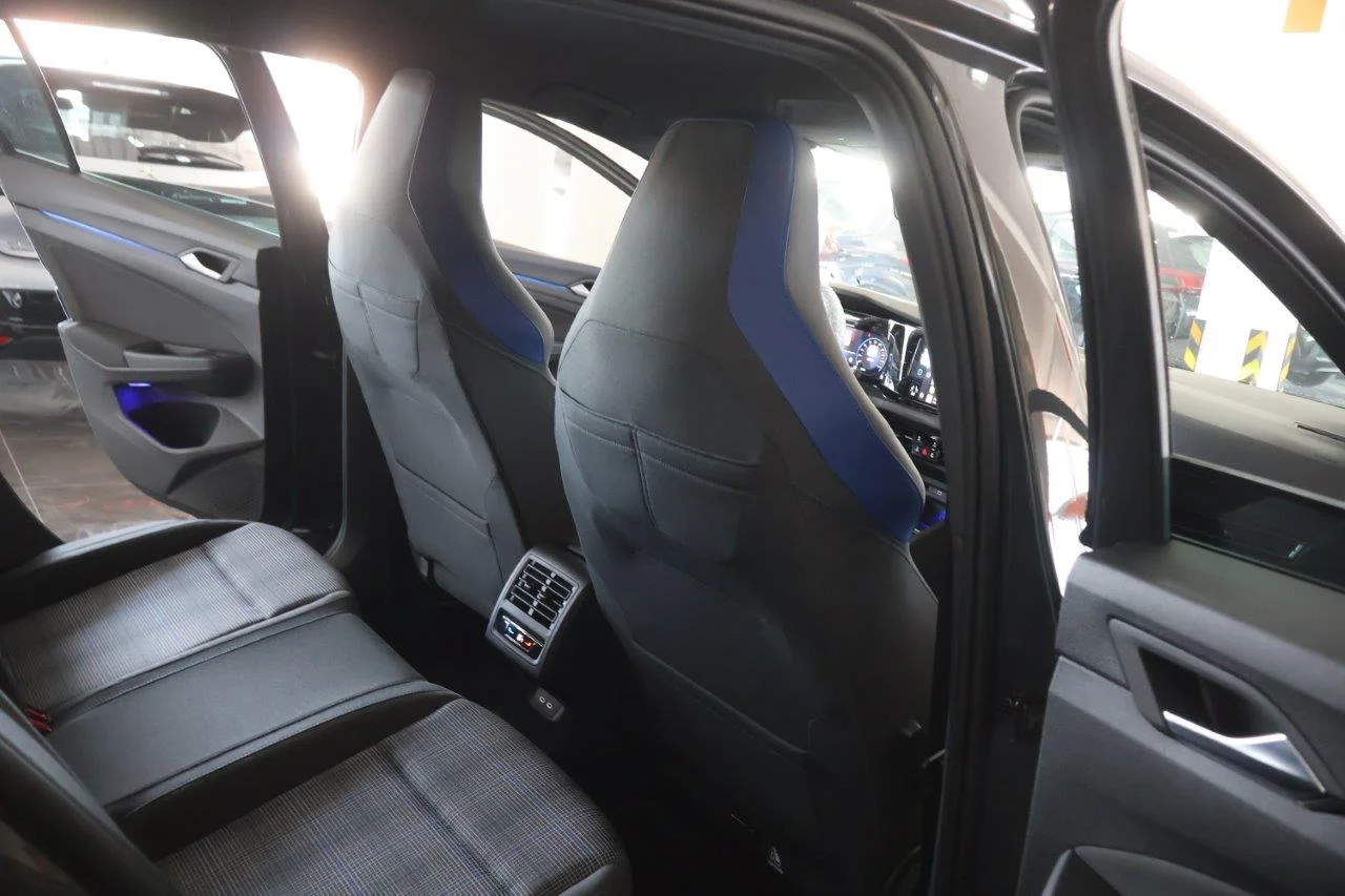 Volkswagen Golf - View model 28