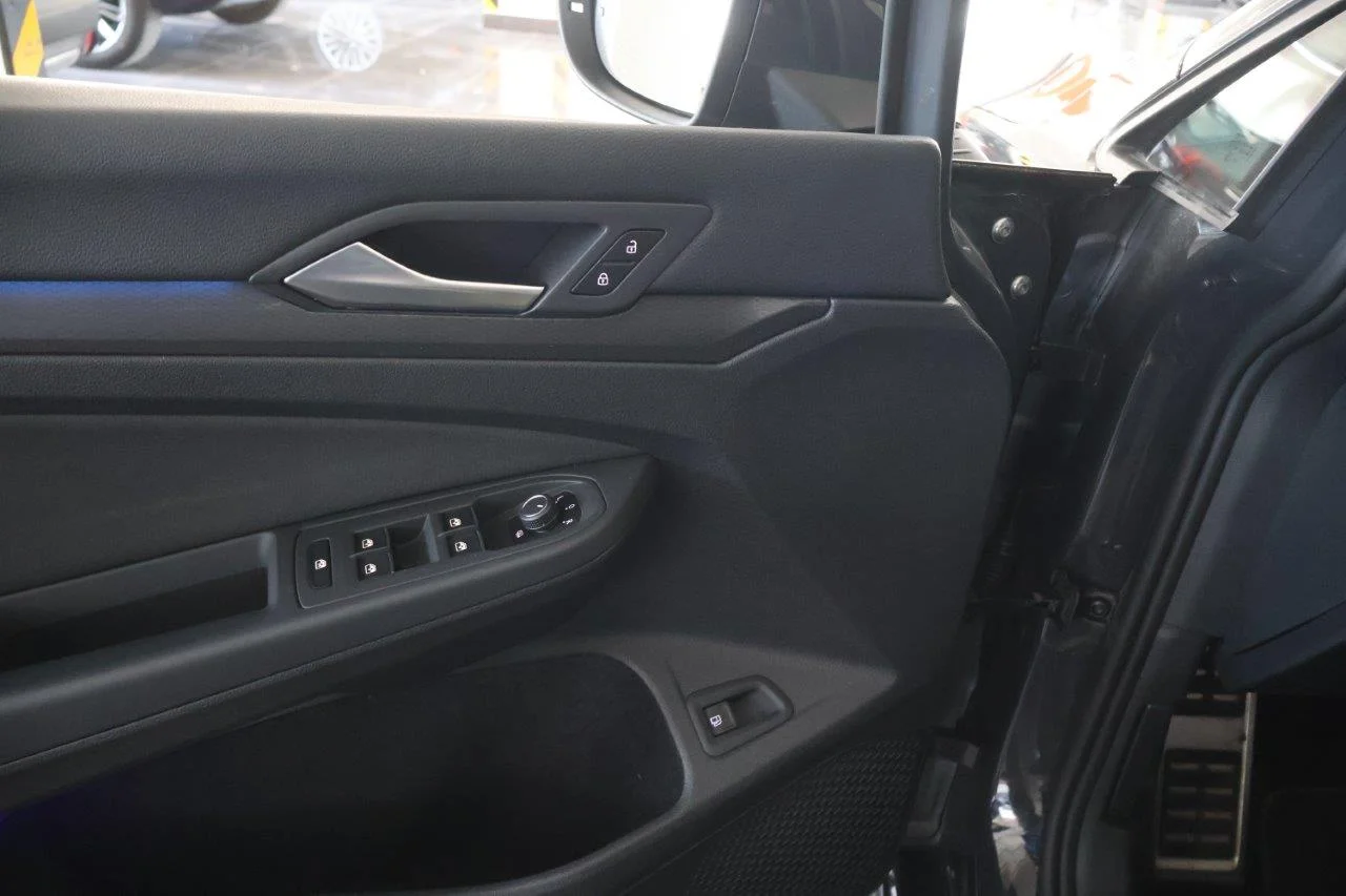 Volkswagen Golf - View model 35