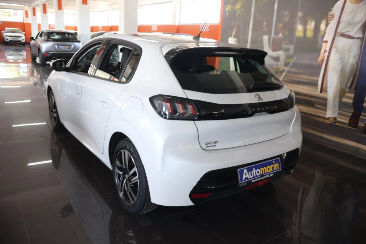Peugeot 208 - View model 6
