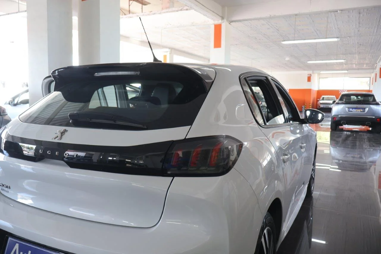 Peugeot 208 - View model 11