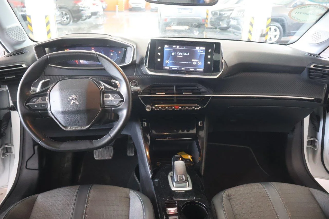 Peugeot 208 - View model 20