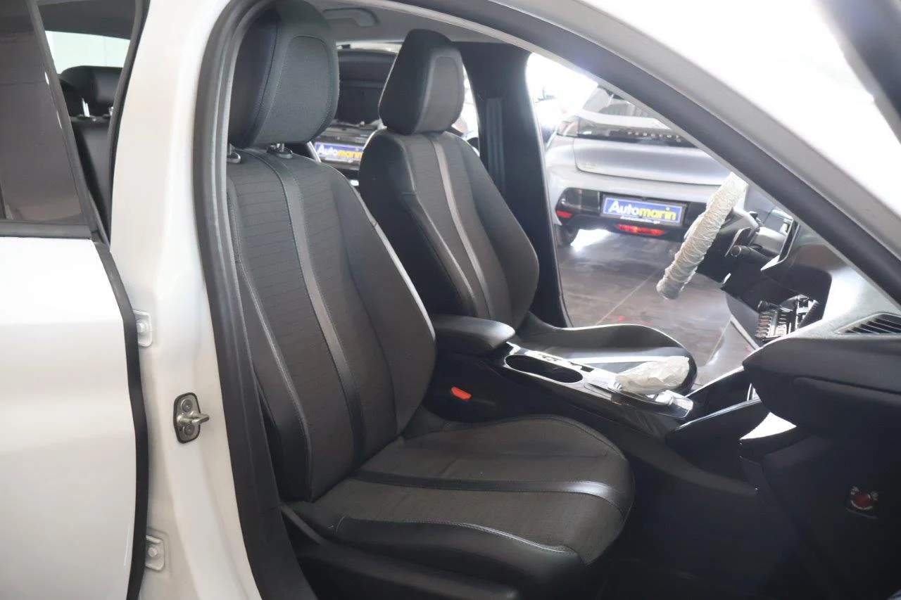 Peugeot 208 - View model 22