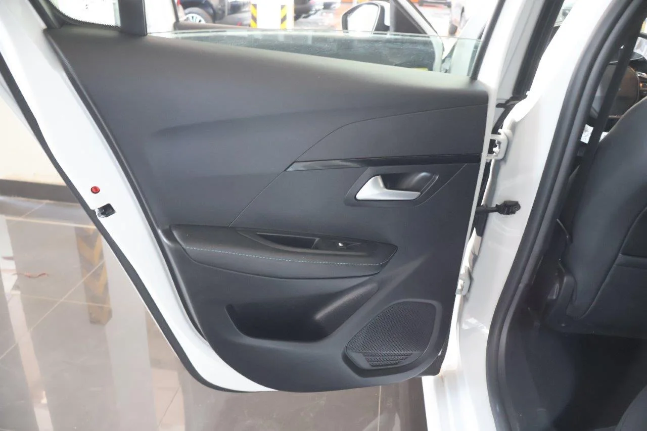 Peugeot 208 - View model 34