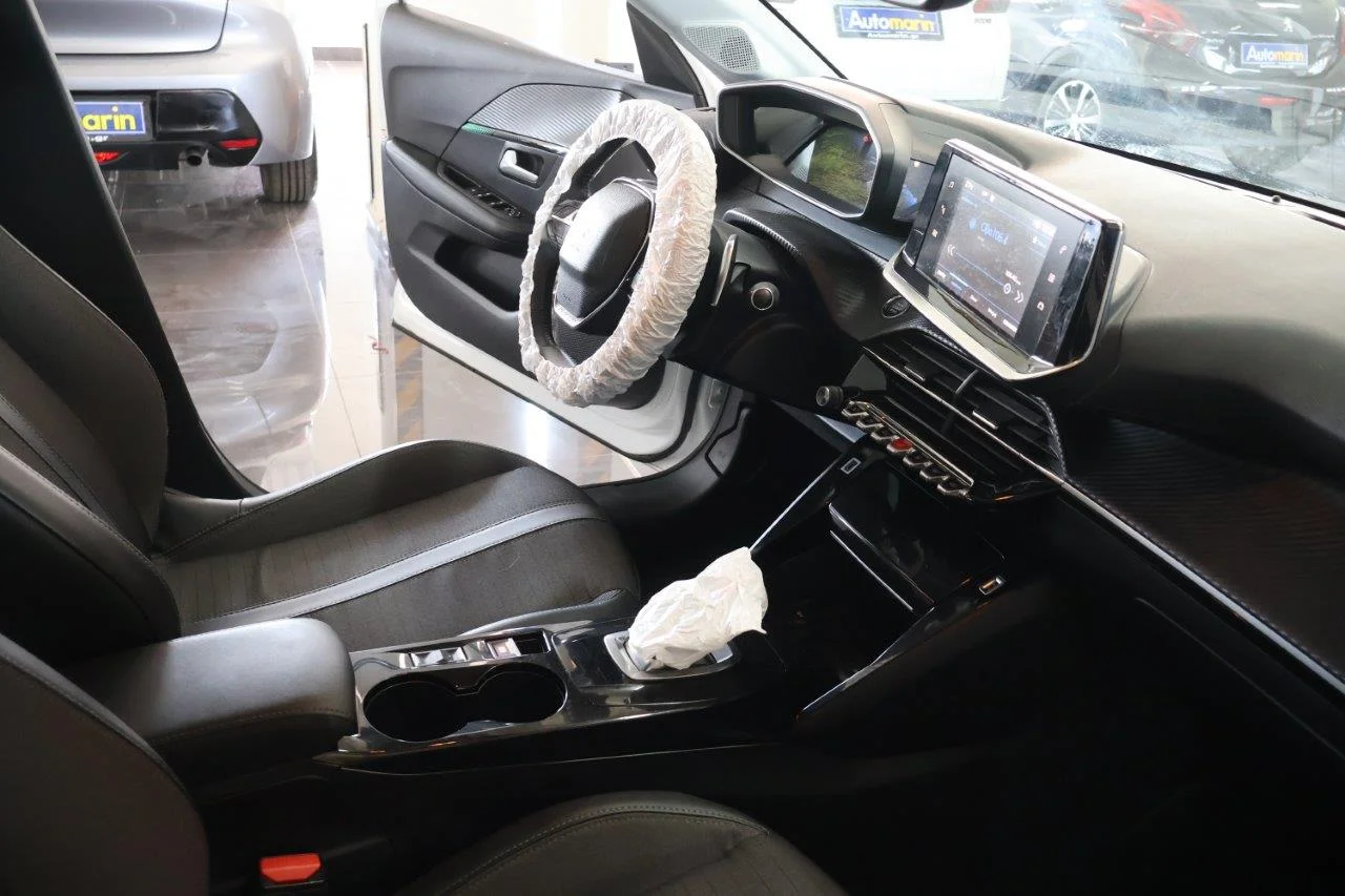 Peugeot 208 - View model 35