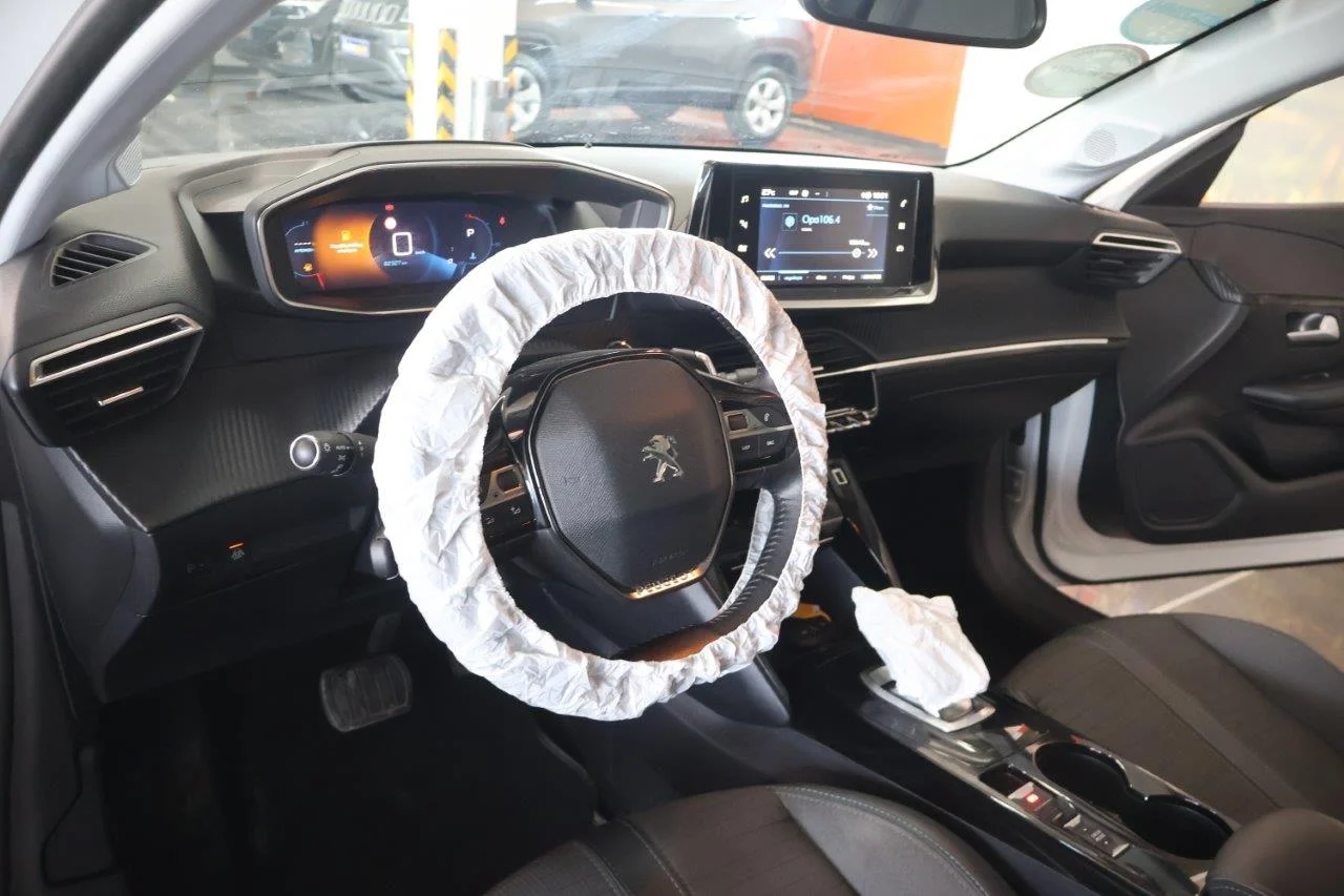 Peugeot 208 - View model 36