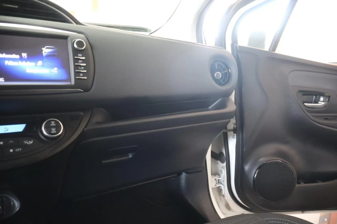 Toyota Yaris - View model 30