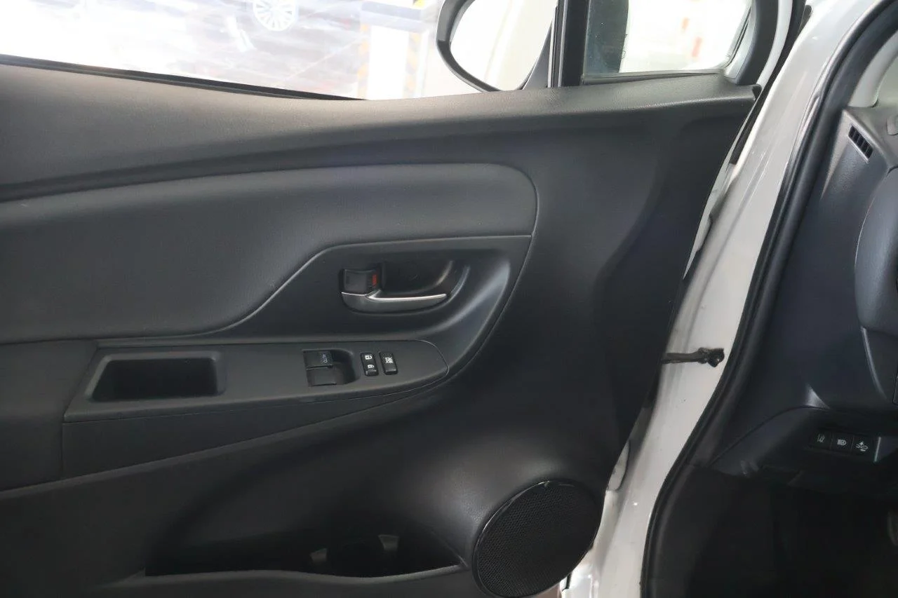 Toyota Yaris - View model 33
