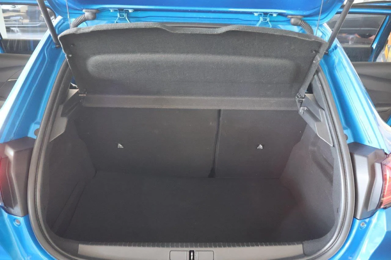 Peugeot 208 - View model 10