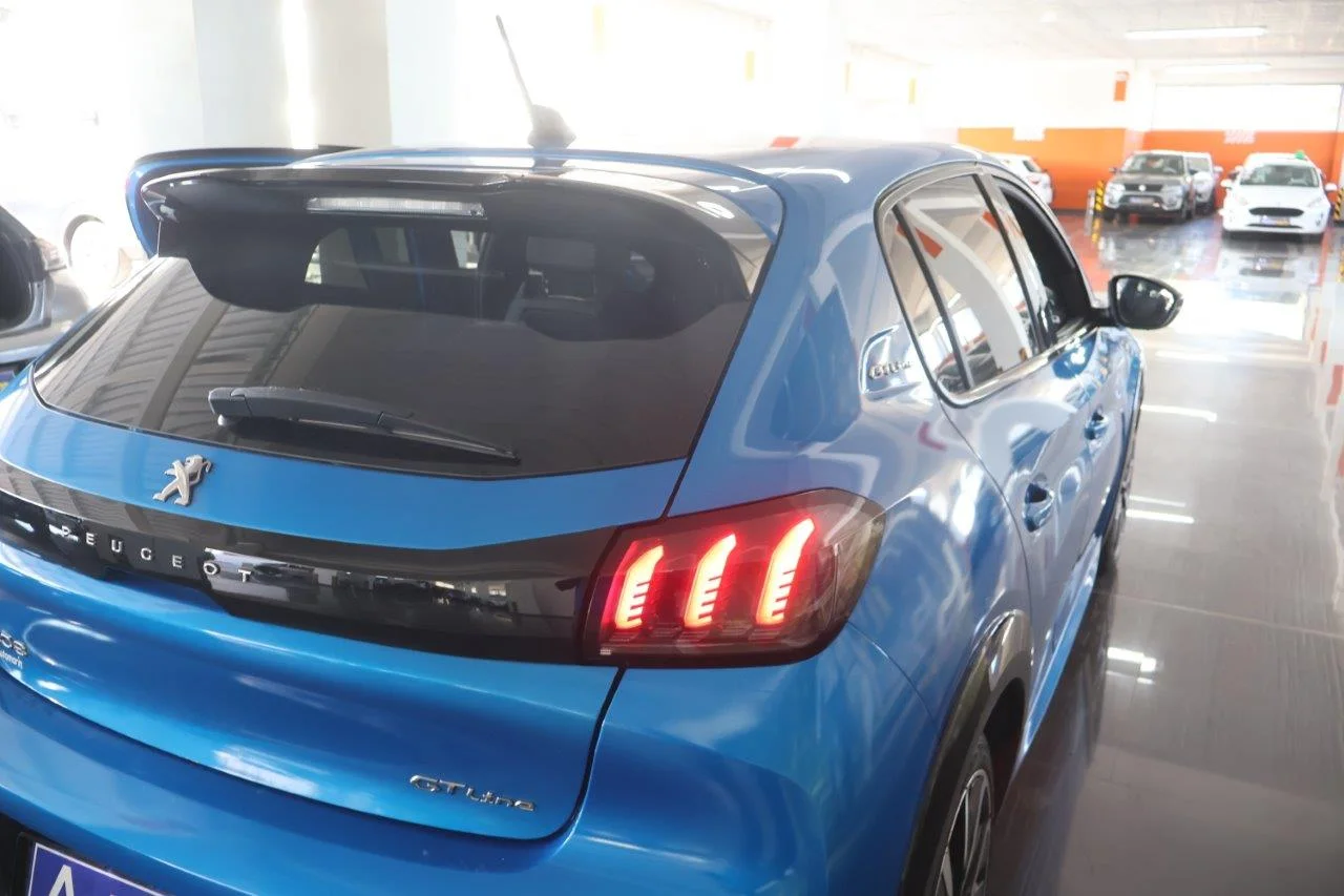 Peugeot 208 - View model 11