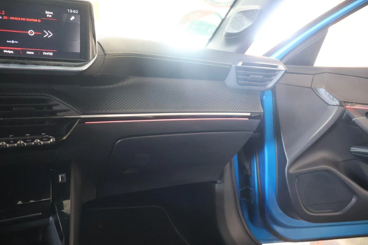 Peugeot 208 - View model 31
