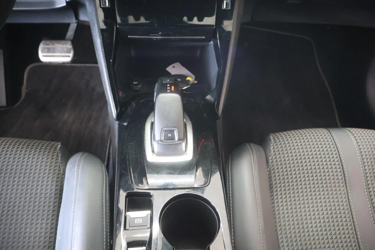 Peugeot 208 - View model 32