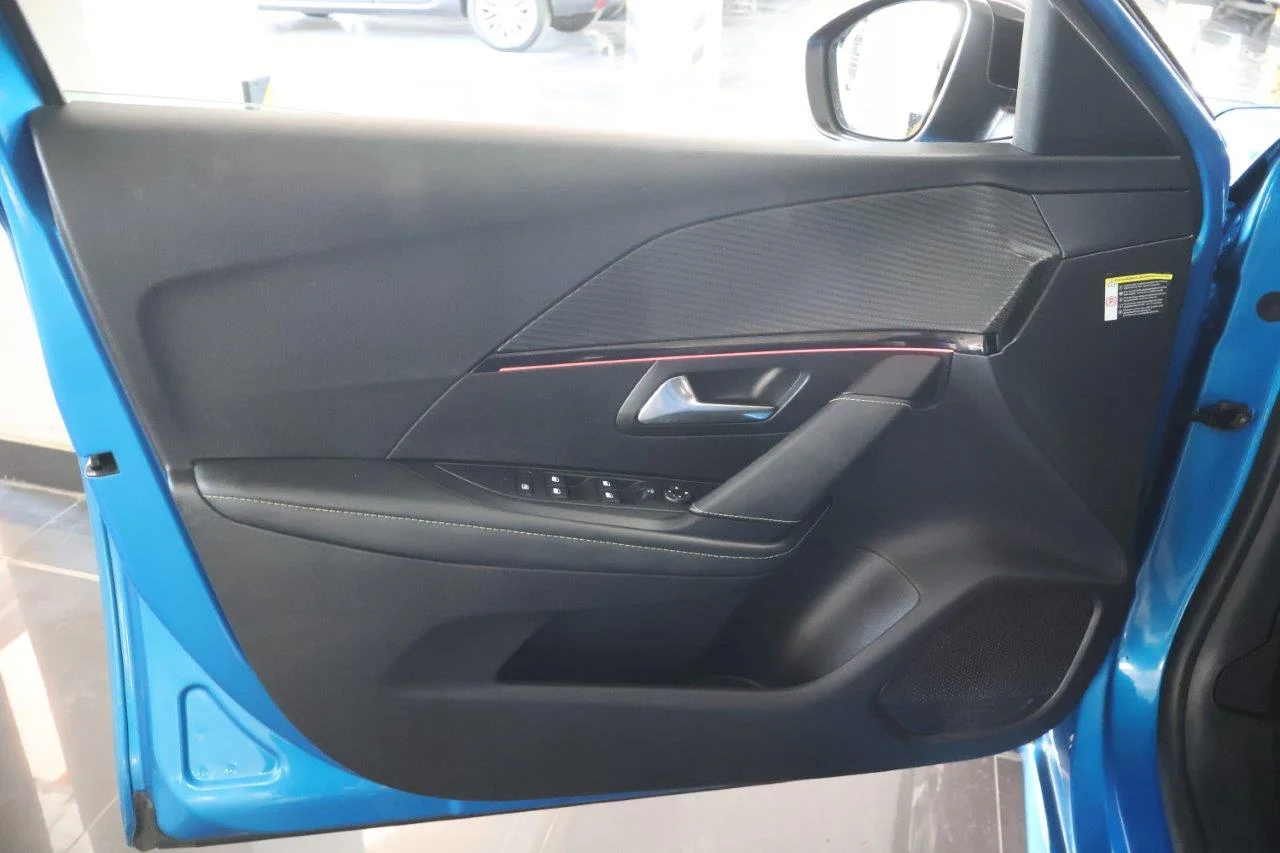 Peugeot 208 - View model 33