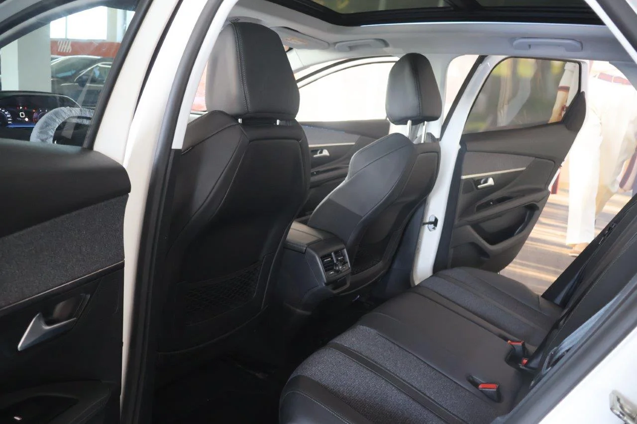 Peugeot 3008 - View model 25