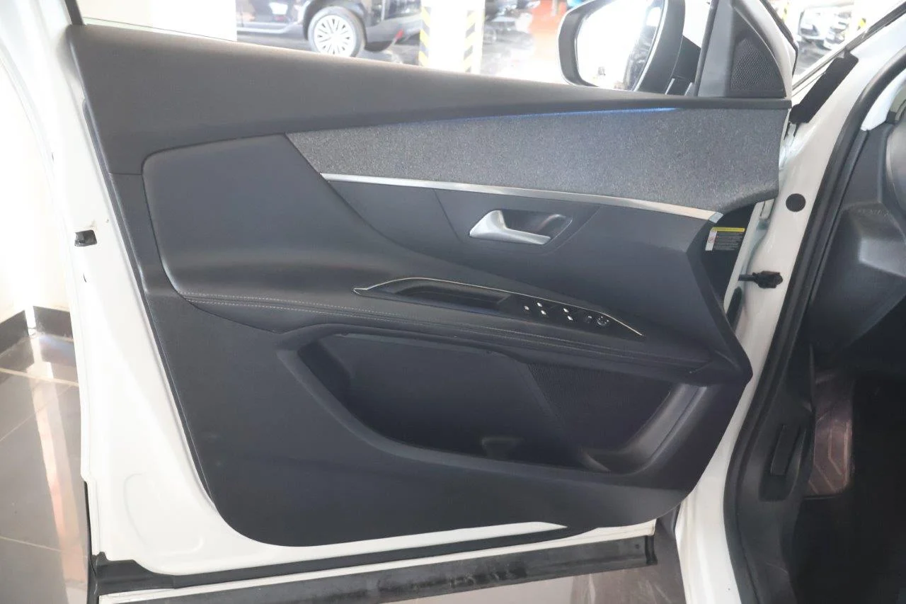 Peugeot 3008 - View model 36