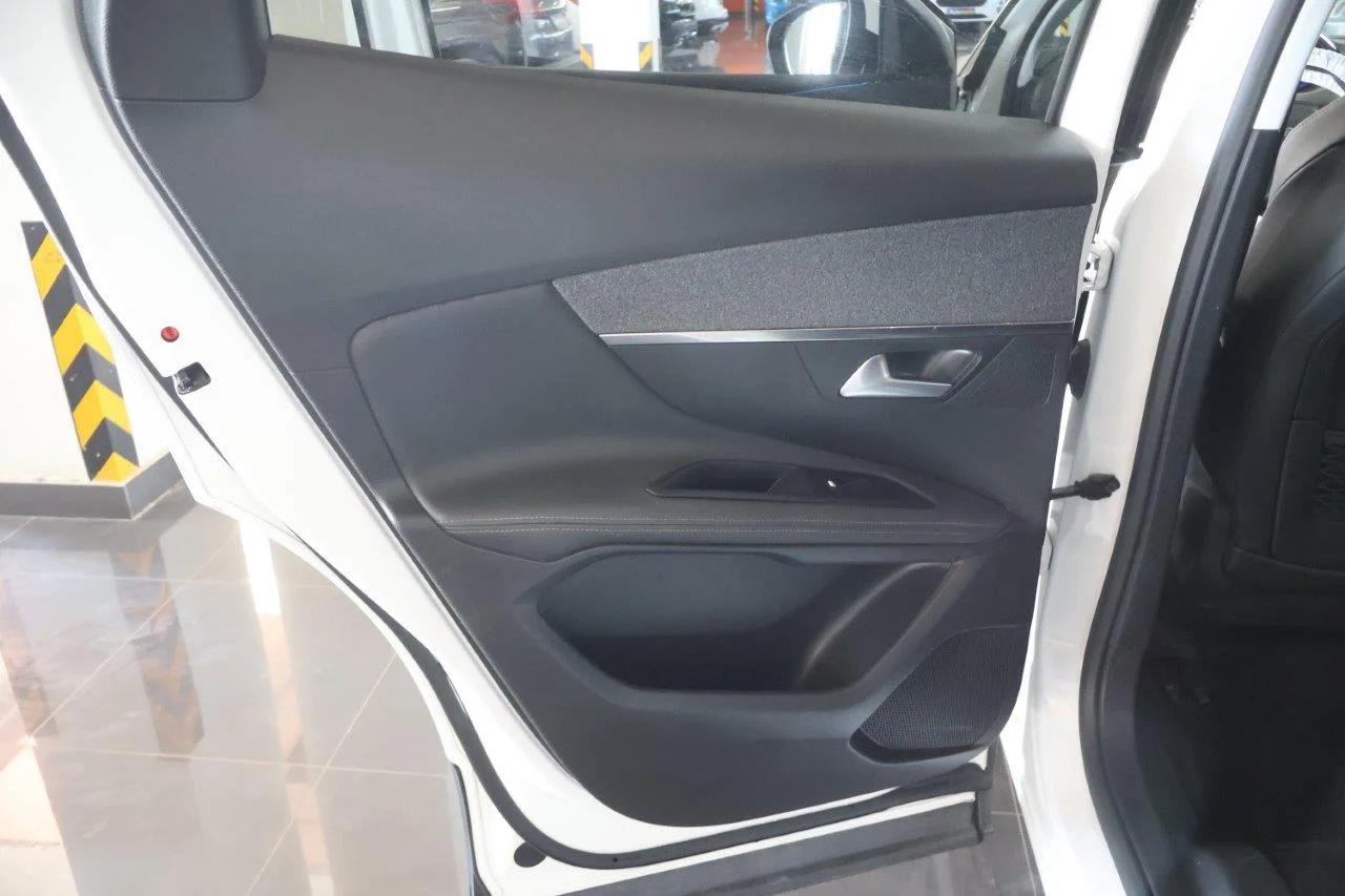 Peugeot 3008 - View model 38