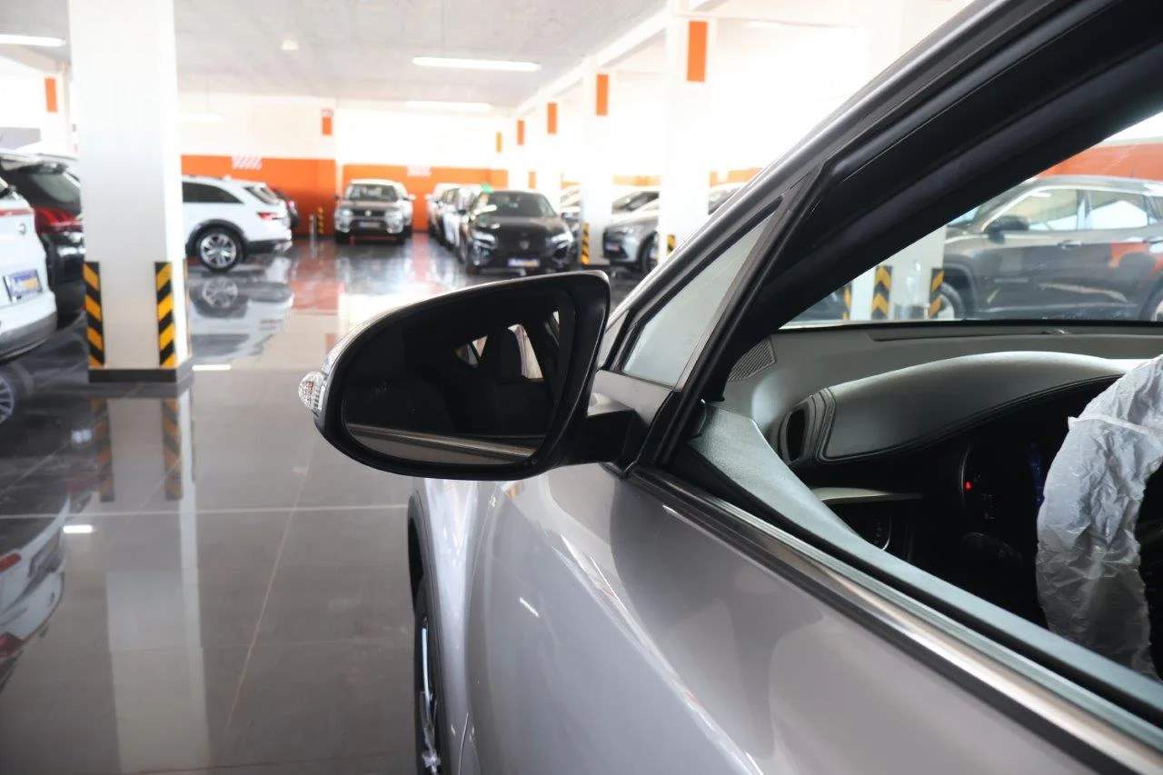 Toyota C-HR - View model 18