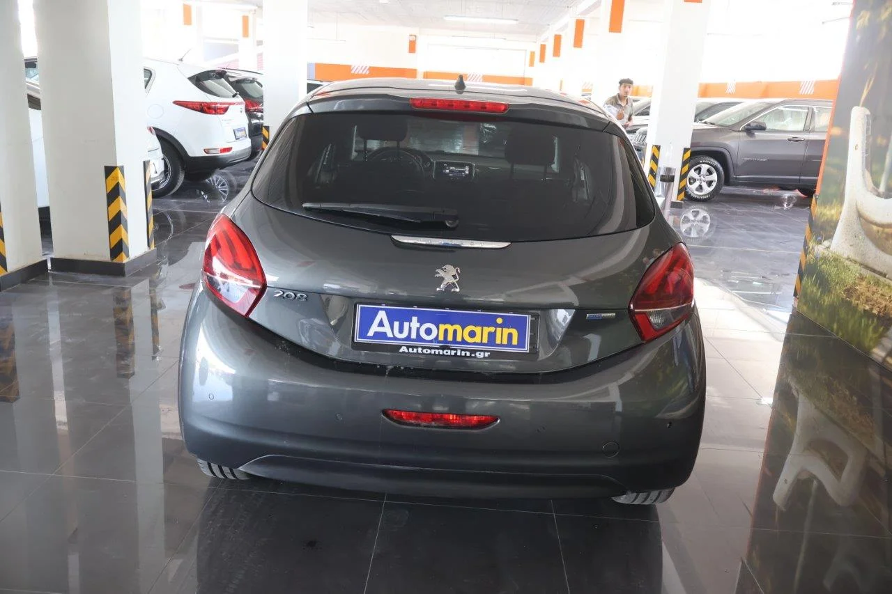 Peugeot 208 - View model 5