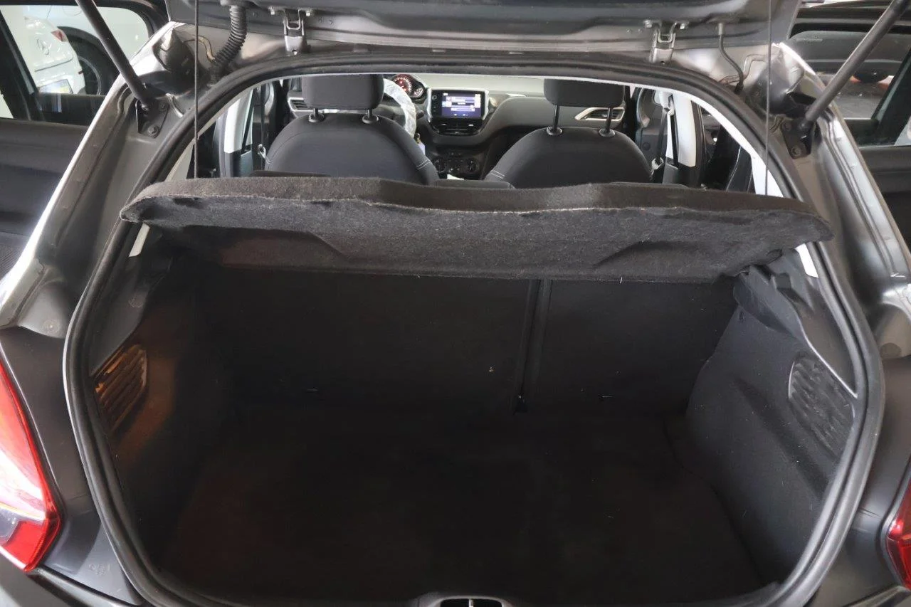 Peugeot 208 - View model 10
