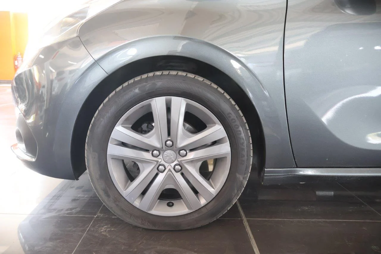 Peugeot 208 - View model 14