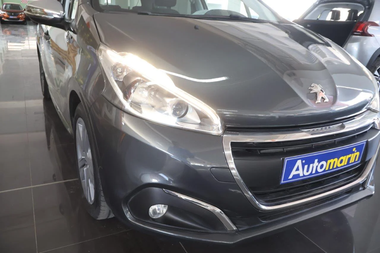 Peugeot 208 - View model 18