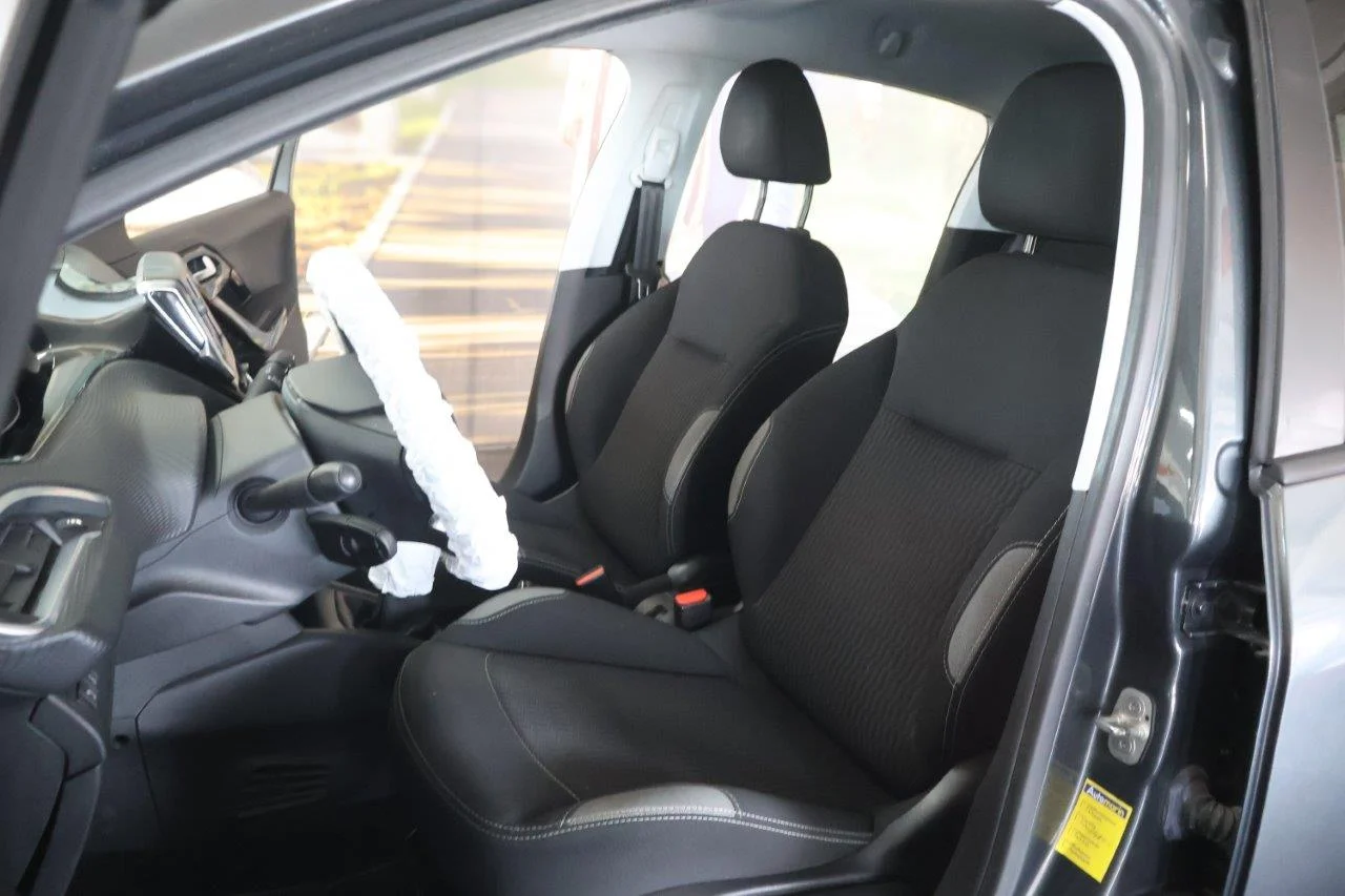 Peugeot 208 - View model 23