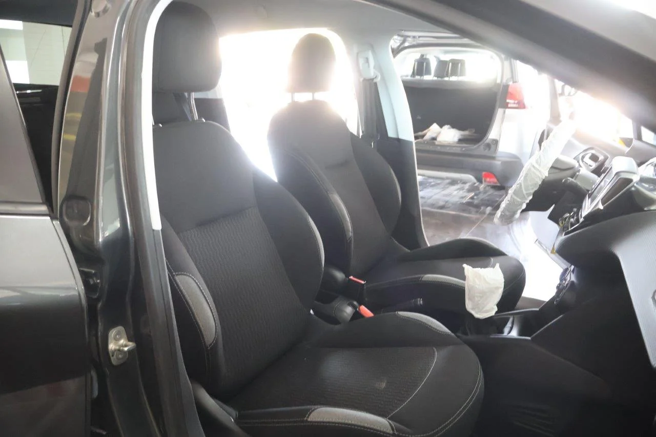 Peugeot 208 - View model 24