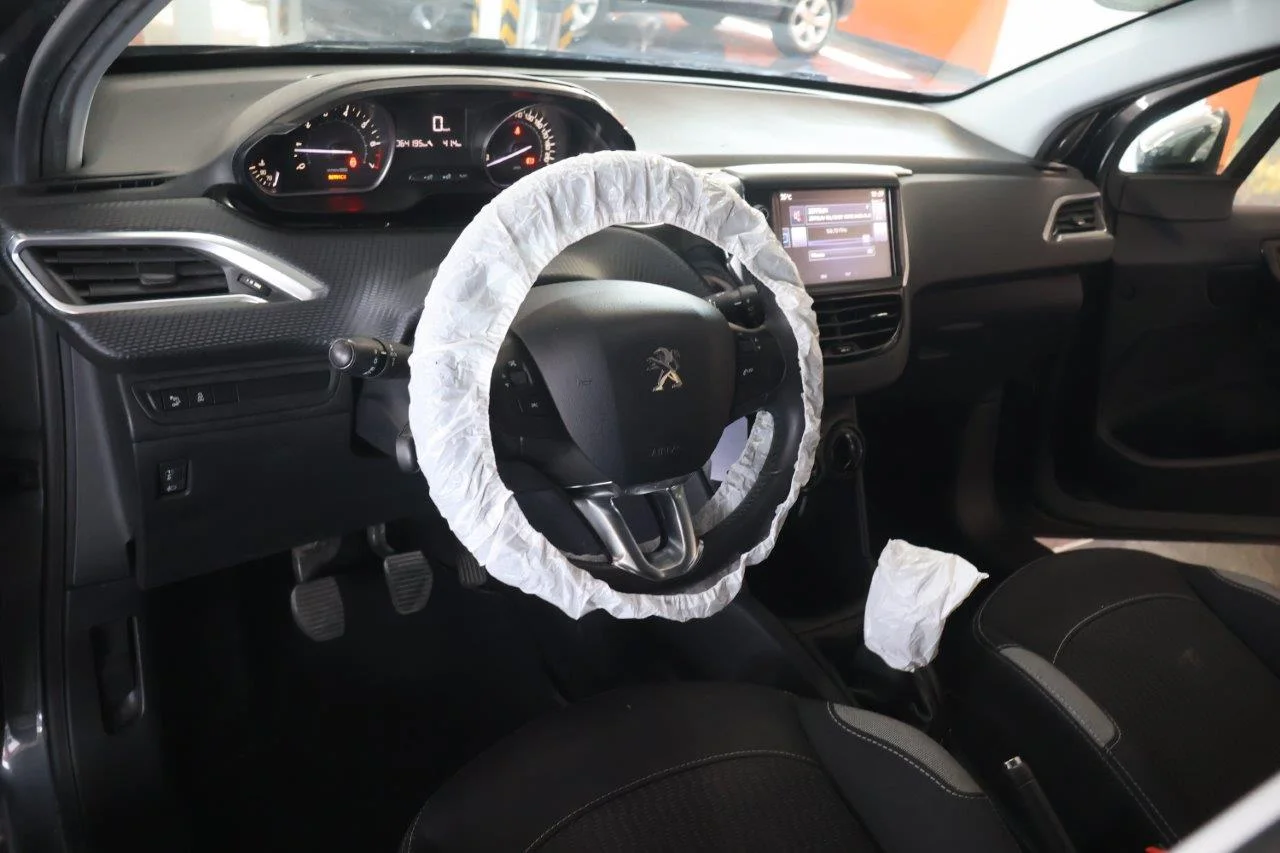 Peugeot 208 - View model 36