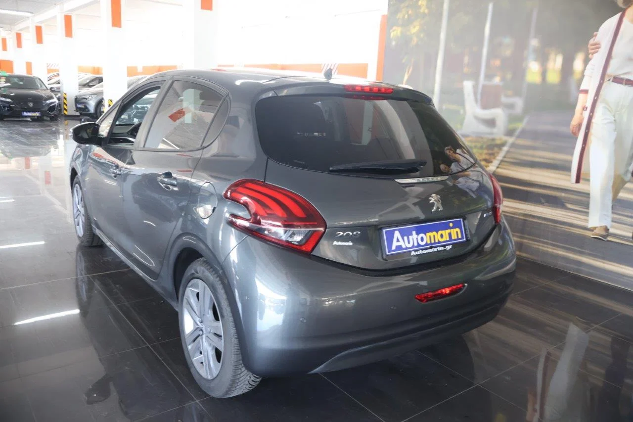 Peugeot 208 - View model 6
