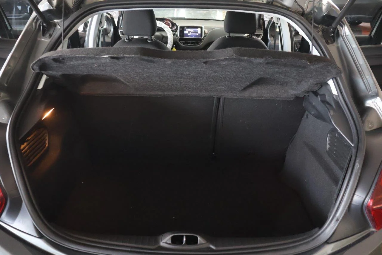 Peugeot 208 - View model 10