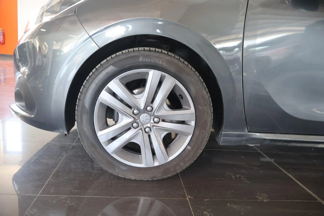 Peugeot 208 - View model 14