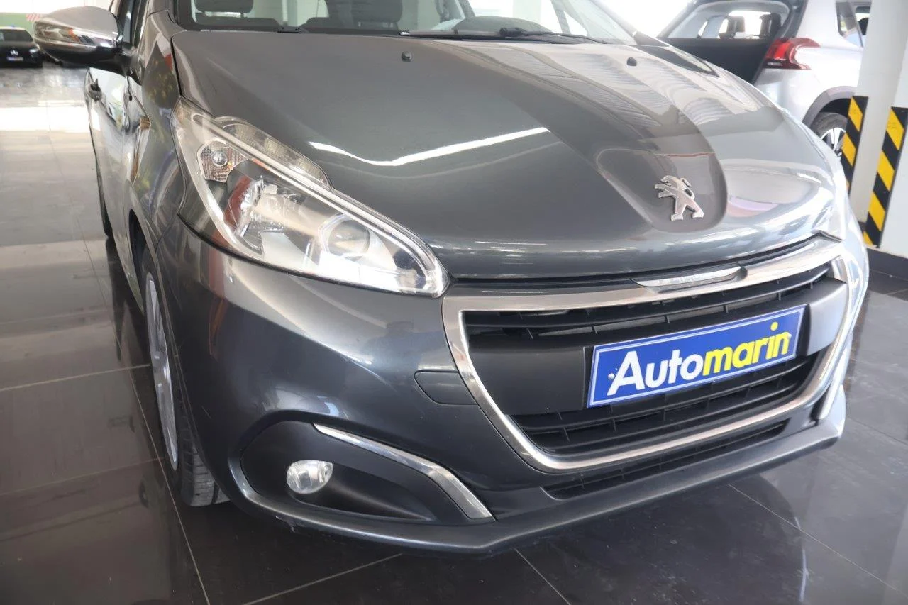 Peugeot 208 - View model 18