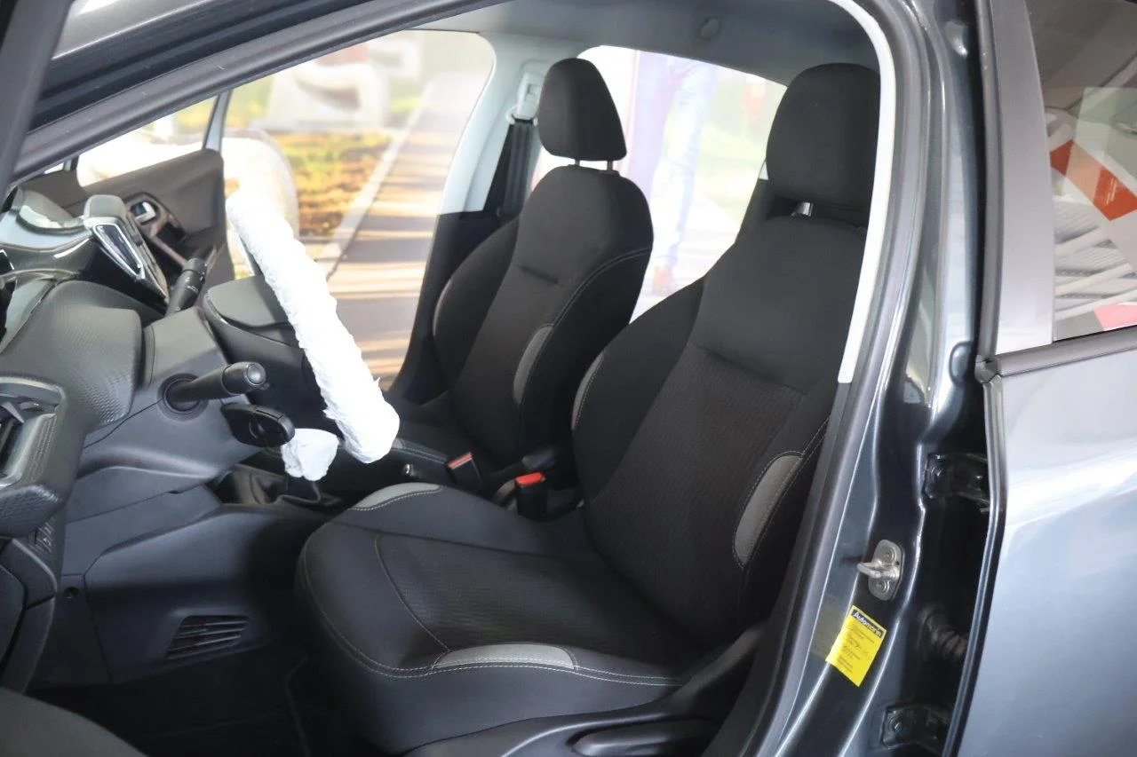Peugeot 208 - View model 23