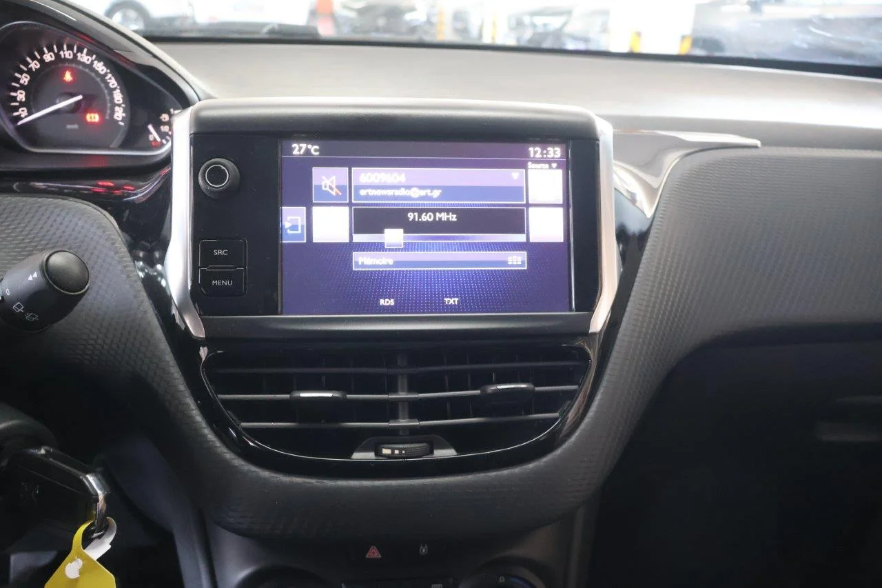 Peugeot 208 - View model 29