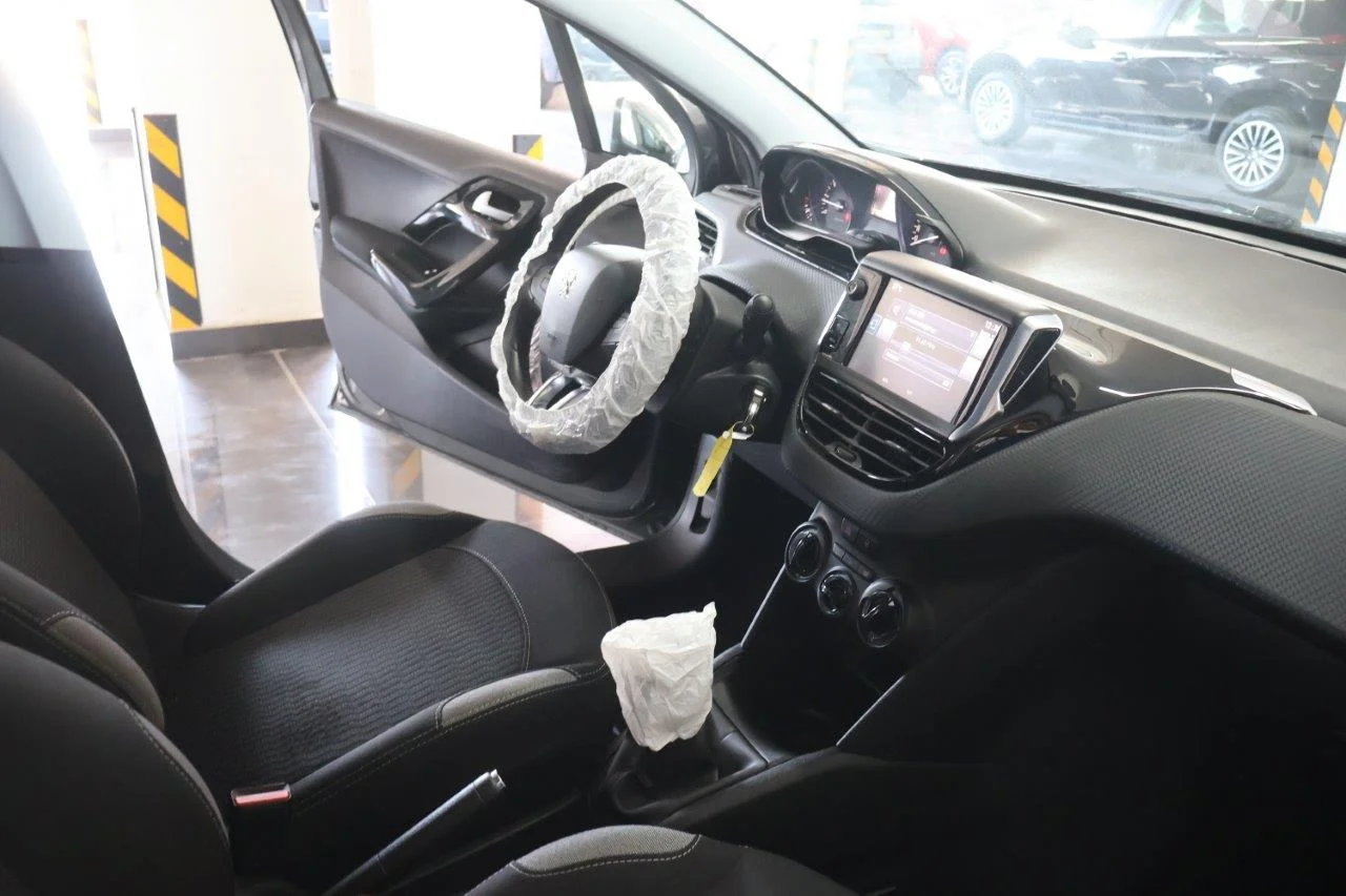 Peugeot 208 - View model 35