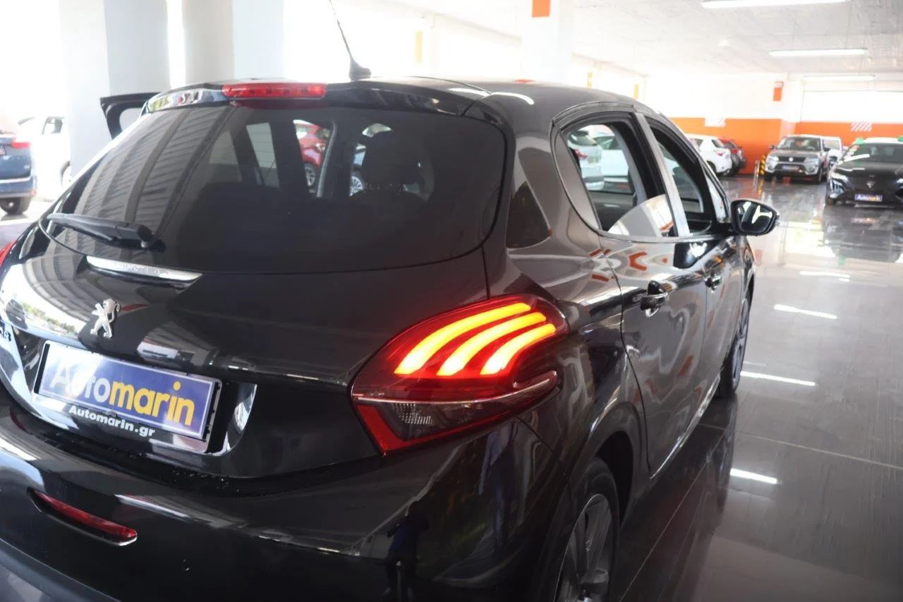 Peugeot 208 - View model 11