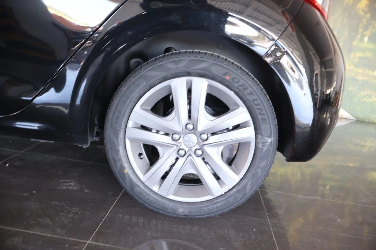 Peugeot 208 - View model 13