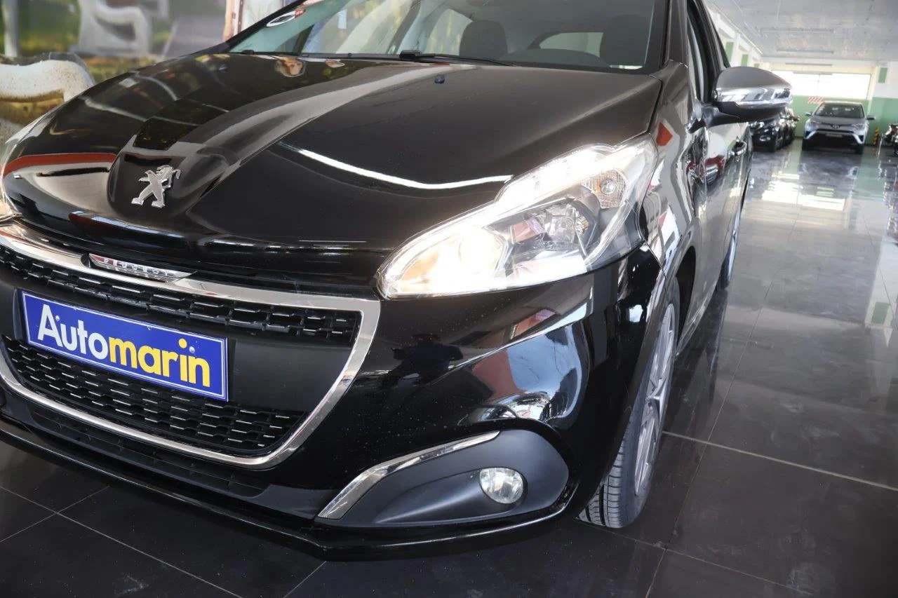 Peugeot 208 - View model 18