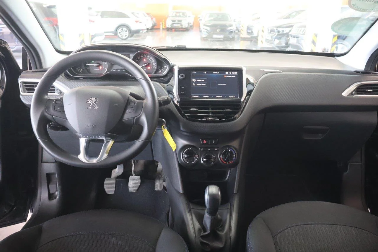 Peugeot 208 - View model 23