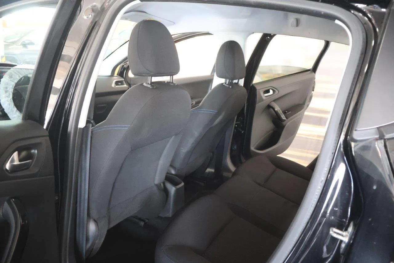 Peugeot 208 - View model 26