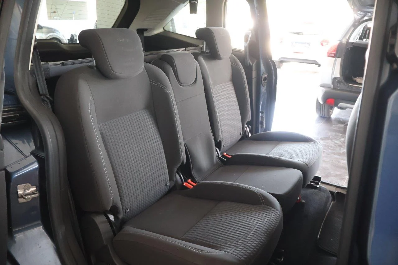 Ford Grand C-Max - View model 24