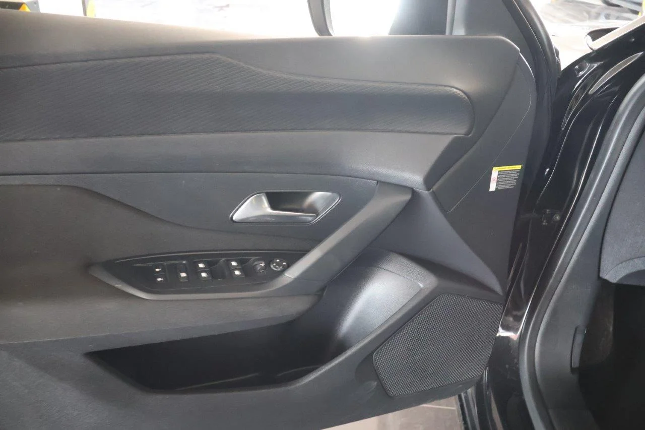 Peugeot 308 - View model 33
