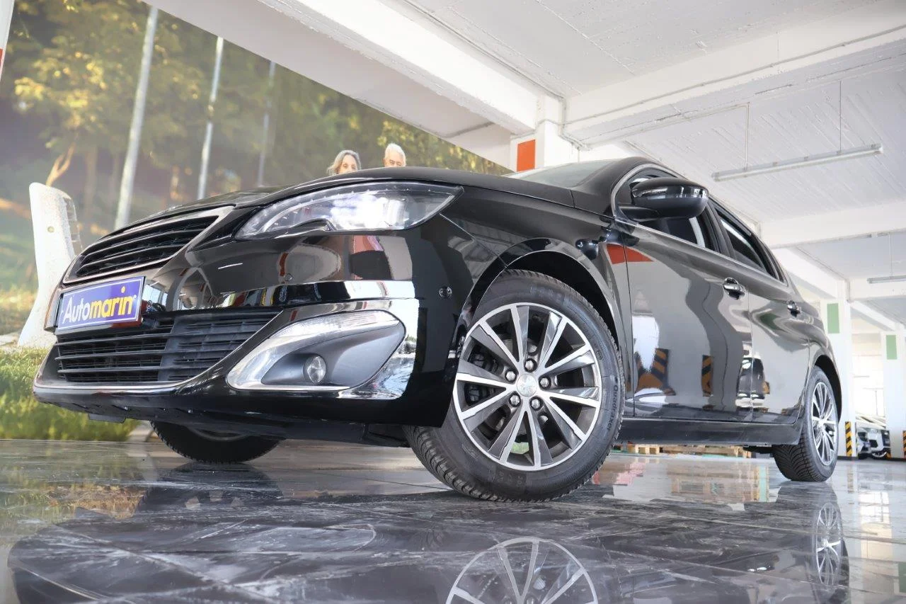 View 2 - Peugeot 308 - 2017