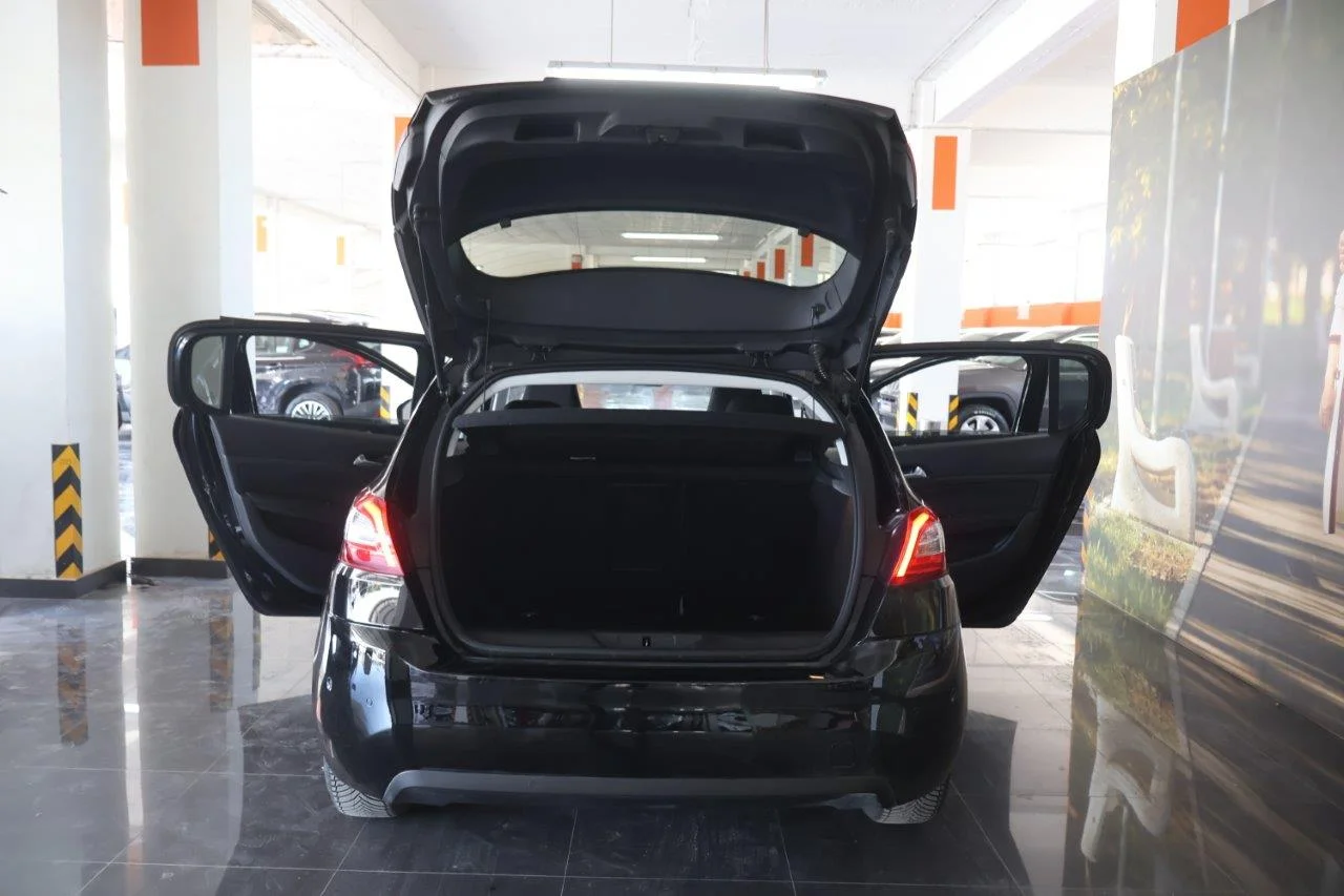 Peugeot 308 - View model 8