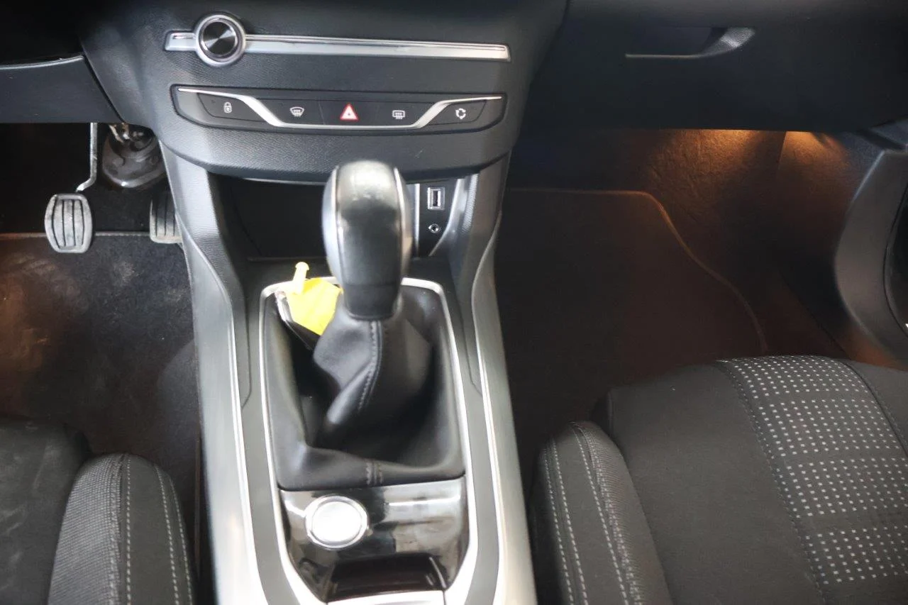 Peugeot 308 - View model 31