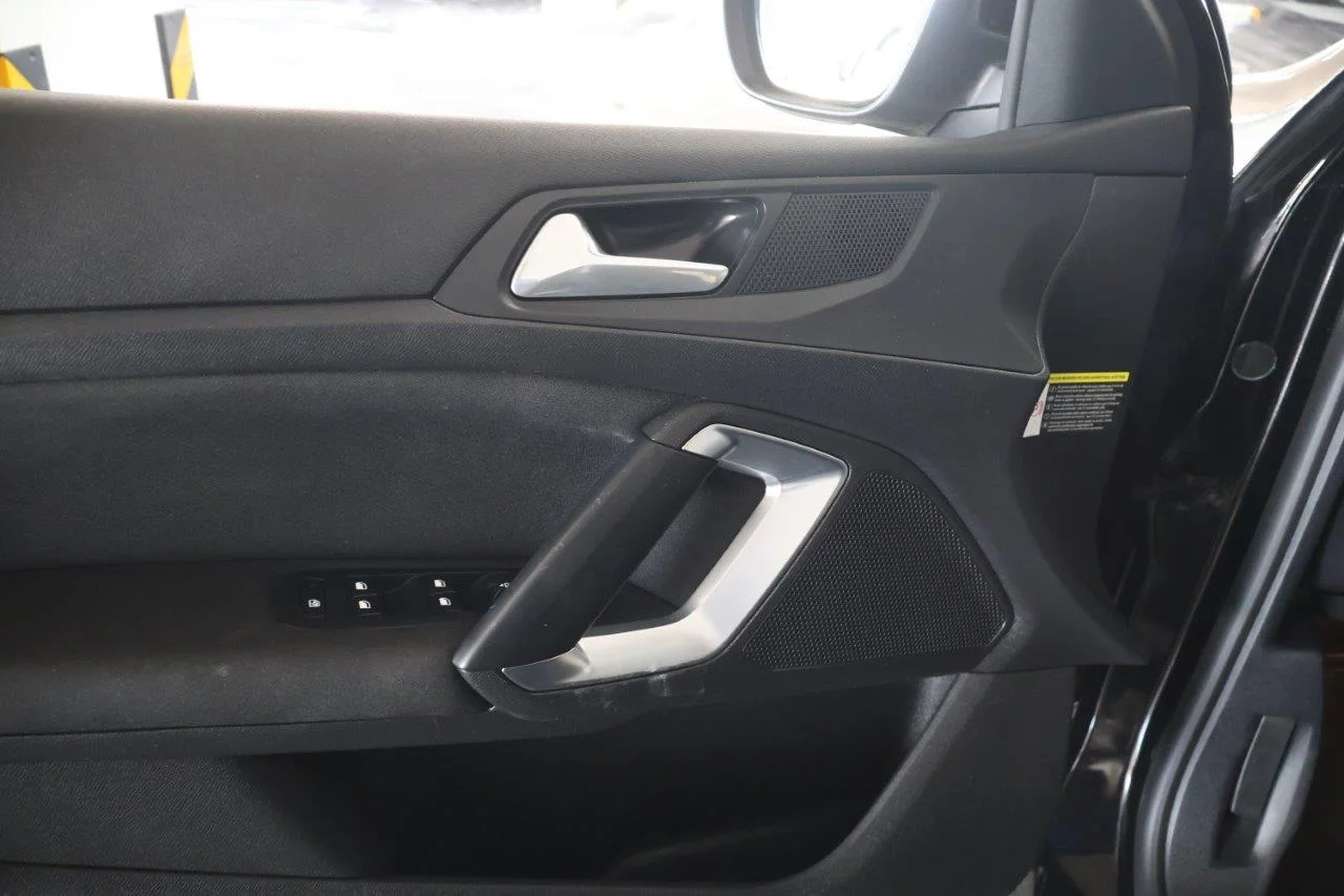 Peugeot 308 - View model 33