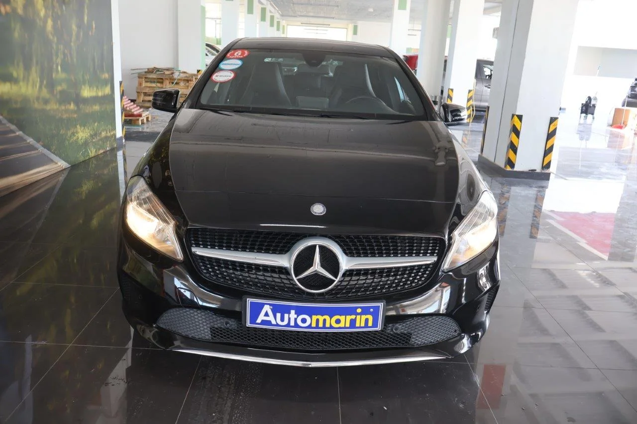 View 3 - Mercedes-Benz A 180 - 2016